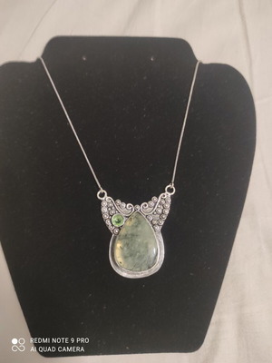 Handmade necklace with prehnite and peridot stones, new, 50 cm chain