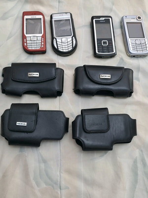 Nokia 4 phones like new from collection with leather cases
