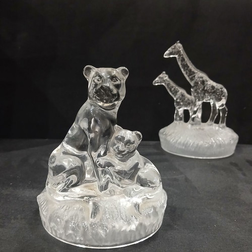RCR Crystal Sculpture Lioness with Cub made in Italy like new