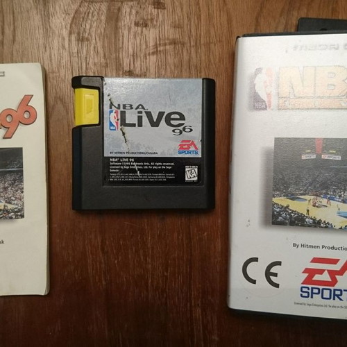 Sega Mega Drive II used console with two controllers and NBA LIVE 96
