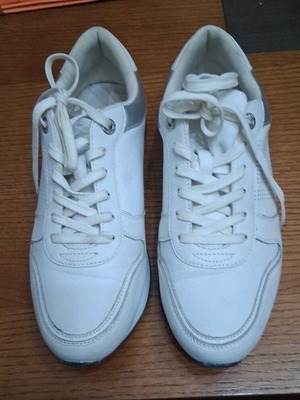 Tommy Hilfiger athletic shoes like new, white, size 41