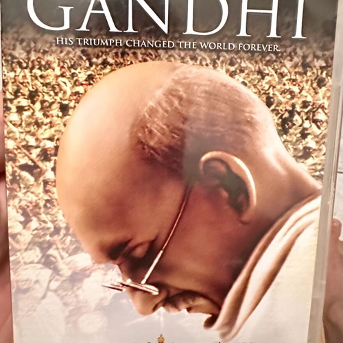 Gandhi 25th Anniversary Collector's Edition DVD used, subtitles