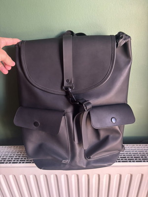 Rains backpack, μαύρο, με χώρο για λάπτοπ