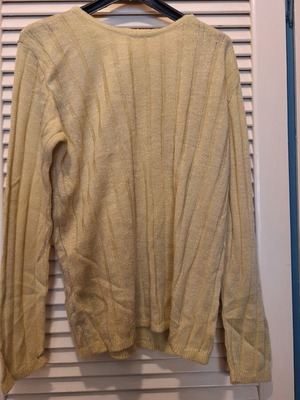 Semi-transparent green pullover like new, size M
