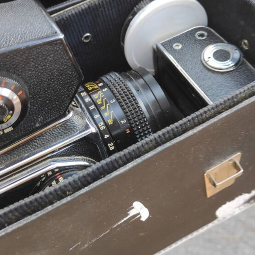 TTL Kiev88 camera in excellent condition with accessories and leather case