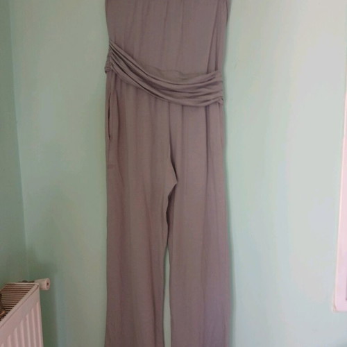 Cotton strapless jumpsuit like new, size M, pistachio color
