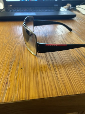Prada sunglasses like new, women's black and gray