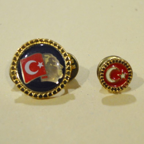 Turkish lapel pins new, set of 2 with Kemal and flag