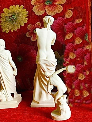 Collection of 4 handmade statues Socrates, Aphrodite, Discobolus new