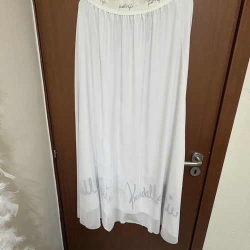 Kendal and Kylie maxi skirt like new, size small fits medium and large