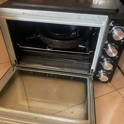 Morris MEO4820C cooker with 2 hotplates and oven, used