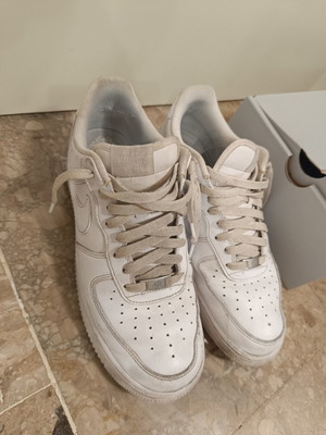Παπούτσια Nike Air Force μεταχειρισμένα, νούμερο 45.5, άσπρα