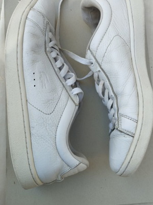 Lacoste leather unisex sneakers used, size 40, white