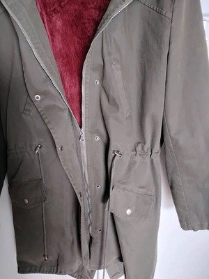 Jacket khaki with hood and detachable Bordeaux fur like new