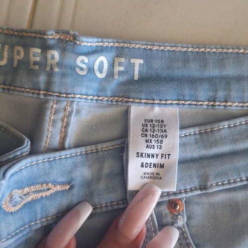 H&M Super Soft Skinny Jeans size 12-13 years light turquoise like new