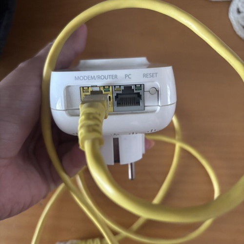 Vodafone Wifi Extender like new with cable 250V