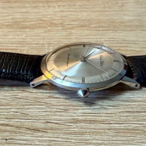 Citizen Deluxe Vintage wristwatch like new with new leather strap