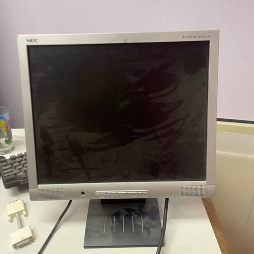 Computer monitors used, 2 Acer AL1717 and 1 NEC AccuSync LCD 72VM