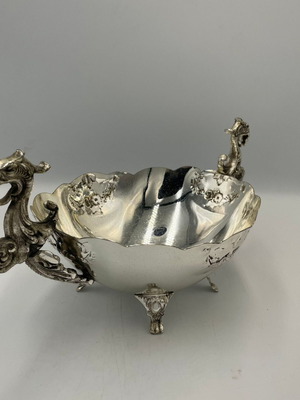 Gondola with dragon-shaped handles Renaissance style like new
