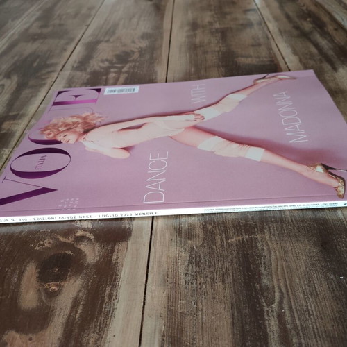 Vogue Italia Ιουλίου 2026 Τεύχος 910 με Madonna, σαν καινούργιο