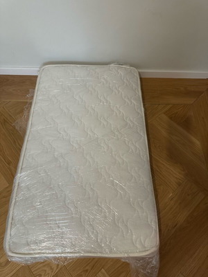 Στρώμα για βρεφική κούνια σαν καινούργιο, διαστάσεις 1.00m x 0.60m