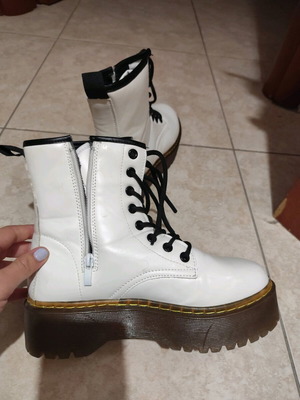Women's boots like new, size 37