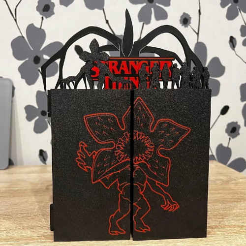 Stranger Things figure stand new, foldable for kinder figures
