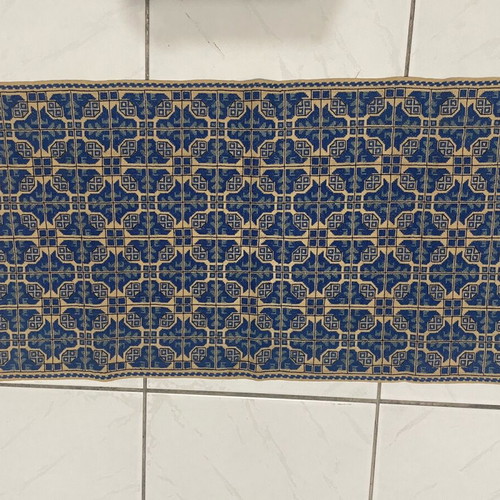 Cross-stitch table runner like new