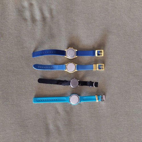 Children's watches like new, pack of 4 multicolored