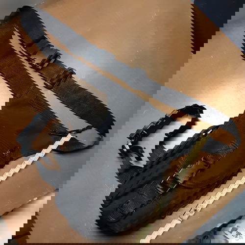 Τσαντάκι μέσης μηρού αντρικό μεταχειρισμένο, μαύρο