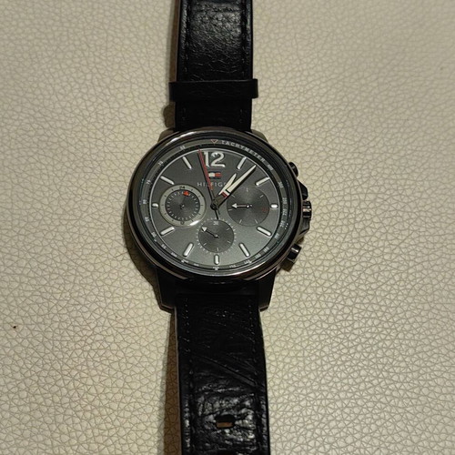 Tommy Hilfiger Landon 1791533 wristwatch with black leather strap