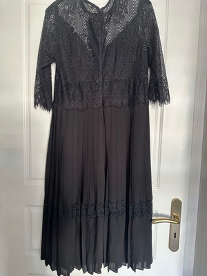 Zara Μαύρο Φόρεμα Με Δαντέλα Και Πιέτες Σαν Καινούργιο Μέγεθος XL