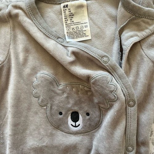 Baby bodysuit 1-2M like new