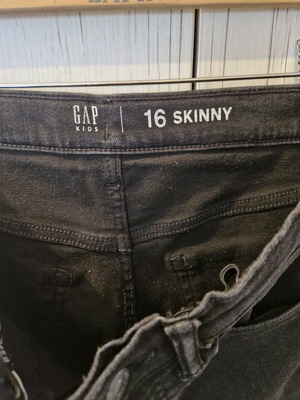 GAP skinny black jeans for boys size 16 like new