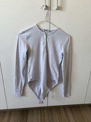 Zara white bodysuit with long sleeves, like new