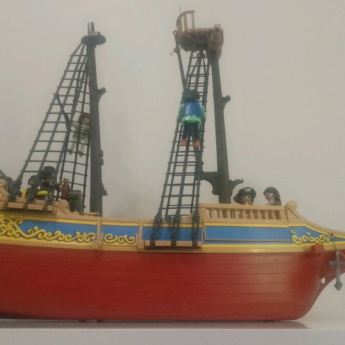 Playmobil Large Pirate Ship 4290 used with 5 cannons and 6 figures vintage
