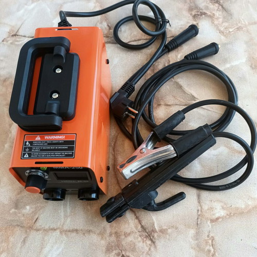 Welding machine 250 amp like new, compact size