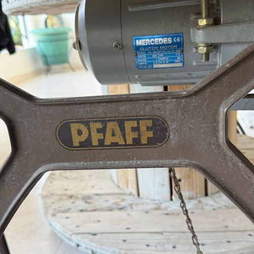 Pfaff sewing machine used, needs maintenance