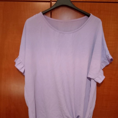 Lilac blouse like new, short sleeve with knot detail