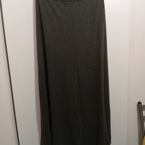 Long gray A.L.E. skirt like new, size large
