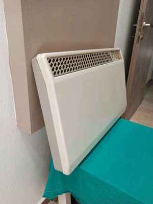 Ηλεκτρικό καλοριφέρ-θερμοπομπός 1500W μεταχειρισμένο τοίχου-δαπέδου