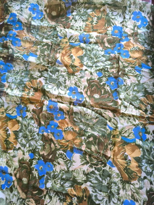 Silk scarf with floral pattern and blue details