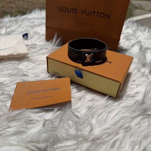 LV Monogram Eclipse βραχιόλι σαν καινούργιο, μαύρο δερμάτινο εσωτερικό