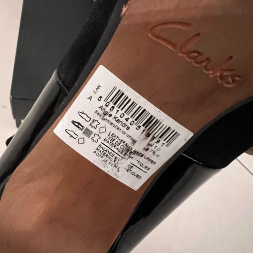 Clarks heels new, size 38, black with strap