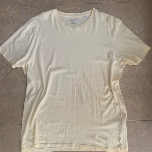 Funky Buddha T-shirt like new, yellow, XXL size