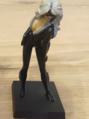 Black Cat figurine used from Eaglemoss Marvel Classic Figurine Collection