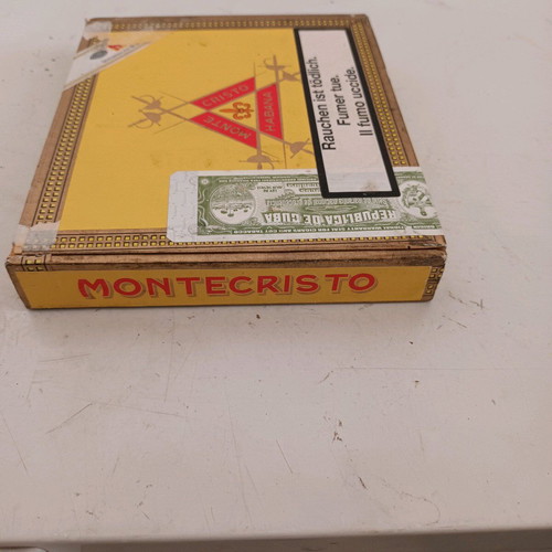 Montecristo box like new