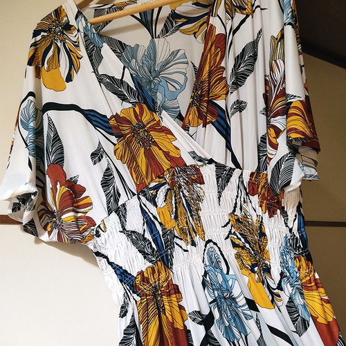 Dresses XL set of 3 like new, floral and lace details