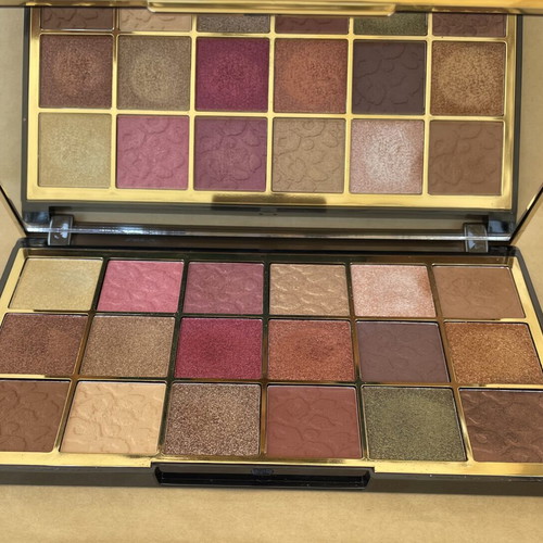 Revolution Wild Animal eyeshadow palette, 18 shades