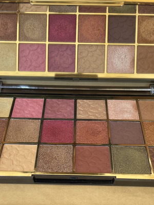 Revolution Wild Animal eyeshadow palette, 18 shades